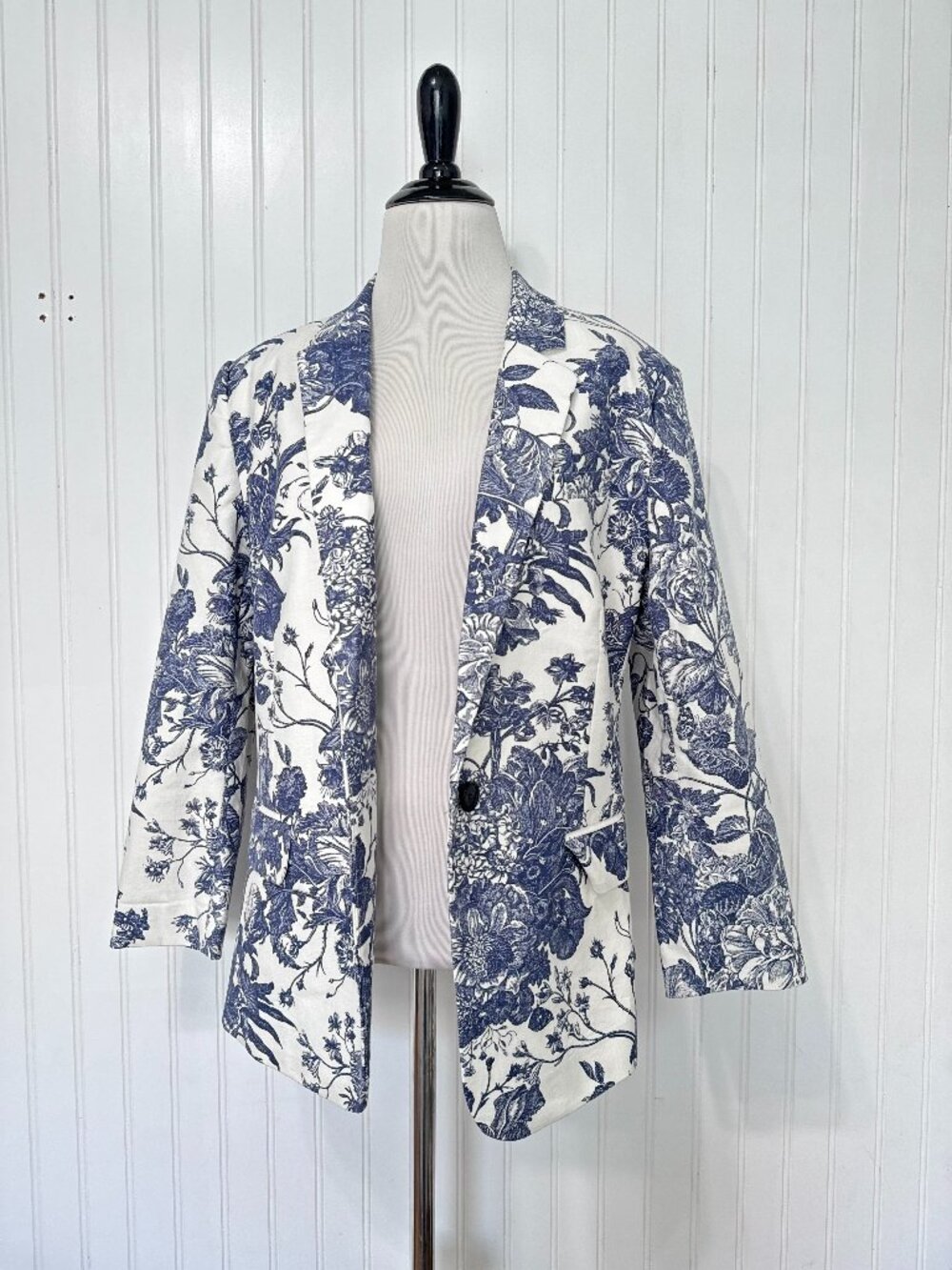 Ann Taylor LOFT Blue and White Floral Toile Blazer Size 14